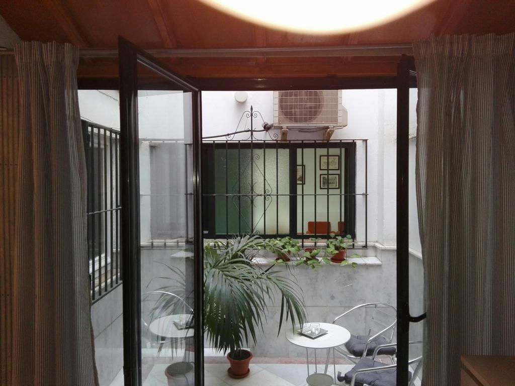 Centrico Apartamento Con Patio Privado Seville Ngoại thất bức ảnh